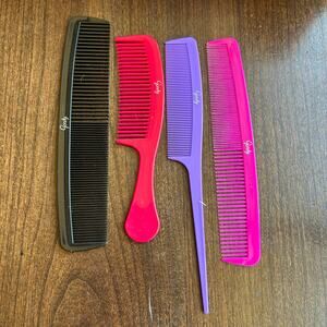 4 Vintage goody hair combs